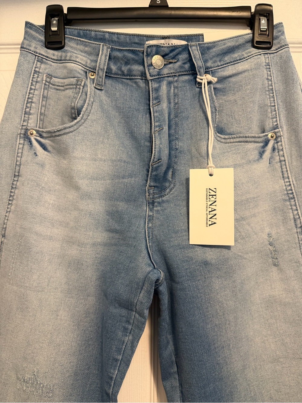 Zenana Outfitters Light Blue Barrel Jeans with Stretch - Picture 4 of 10